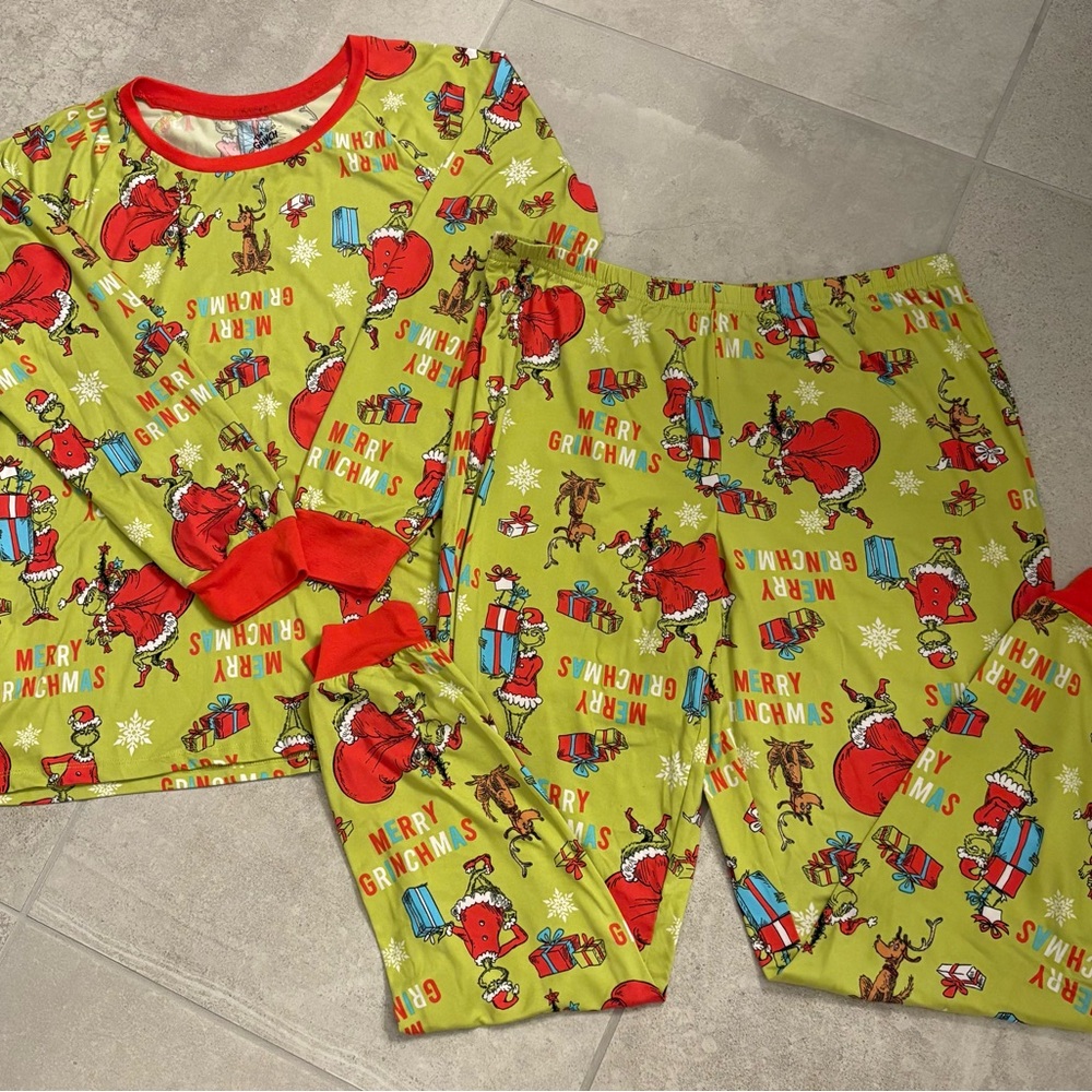 Dr. Seuss Unisex Youth Grinch Matching Family Pajama Set, 2-Piece